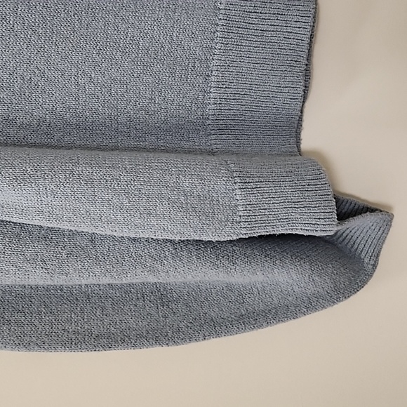 BROCHU WALKER Pia V-Neck Light Blue Size Medium - Picture 9 of 17